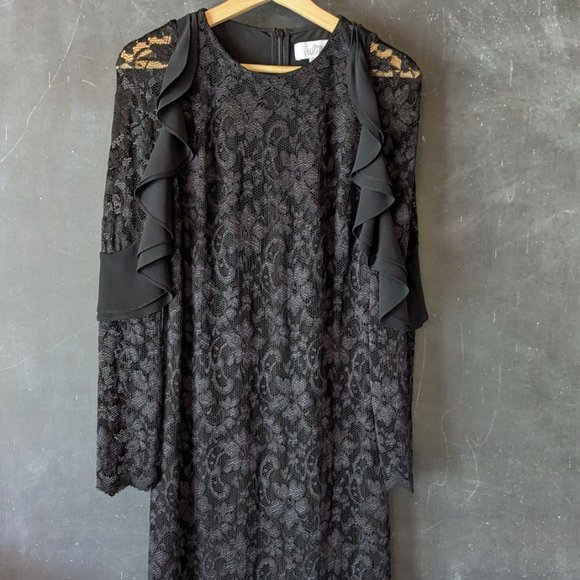 Badgley Mischka Dresses & Skirts - Badgley Mischka Stretchy Lace Dress Long Ruffle Sleeve Black Sz 10